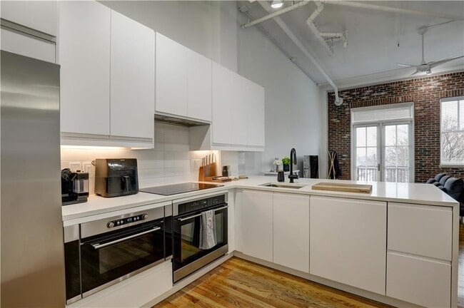 Photo - 3235 Roswell Rd NE Unit 703