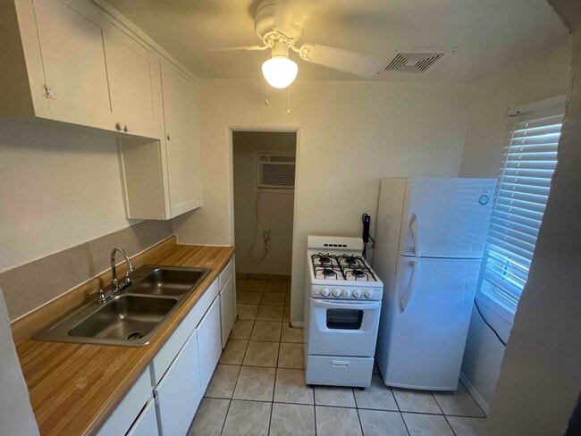 Photo - 563 S 1st Ave Unit #