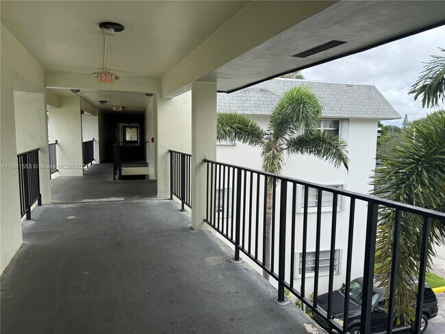 Building Photo - 15225 NE 6th Ave Unit B301 Rental