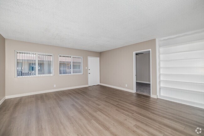 2BR, 1BA - 850SF - Living Room