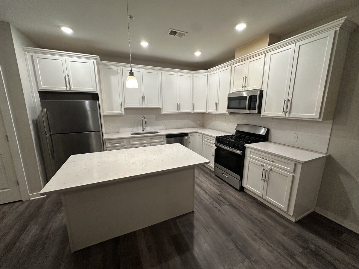 Photo - 343 W Clay Ave Unit 2