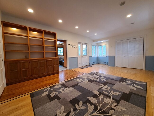 Photo - 566 N Shore Dr