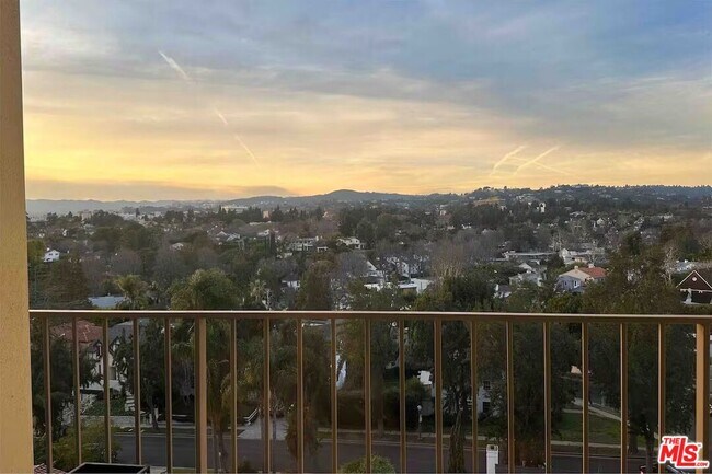 Building Photo - 10433 Wilshire Blvd Unit 808 Rental