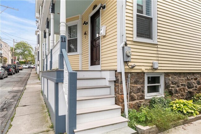 11 Ann St