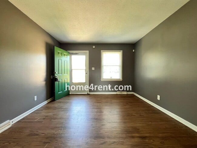 Photo - Attractive Lee's Summit Half Duplex w/ Lots of Natural Light and Spacious Bedrooms!