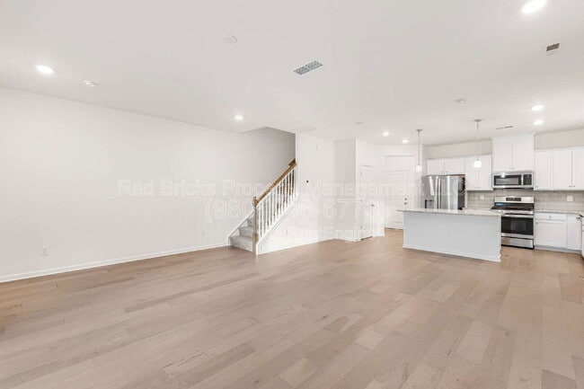 Photo - 240 Harpers Run Ln