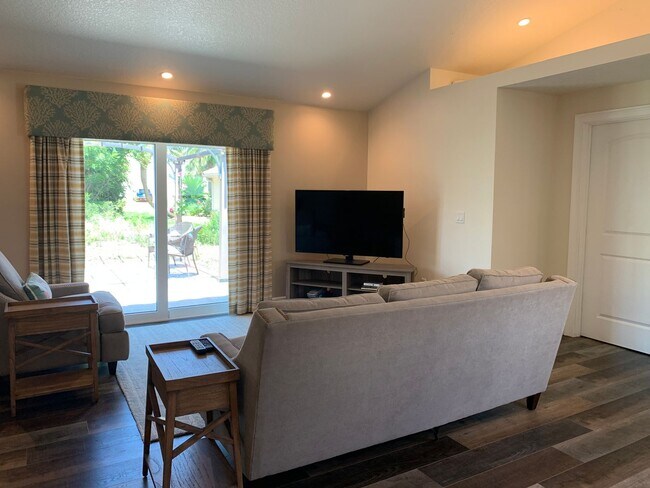 3727 Egret Dunes Dr