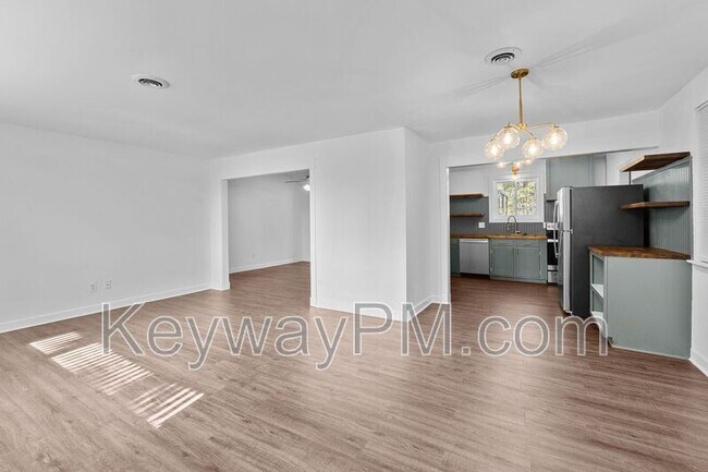 Photo - 3327 Cockatoo Rd