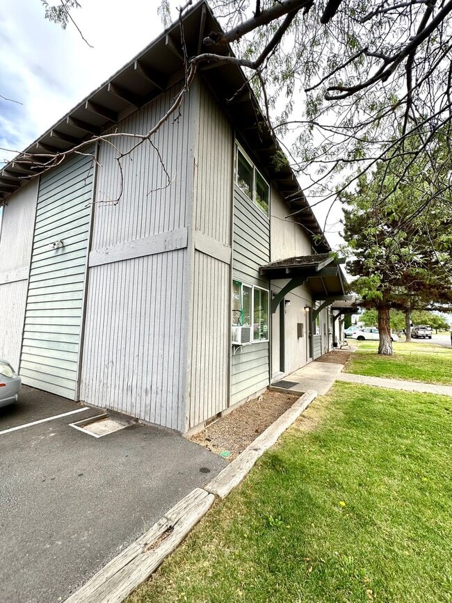 Photo - 1632 SW Lava Ave Unit L1632-51