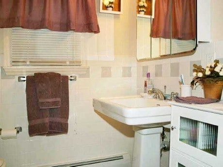 Royal Court Apartments, LLC