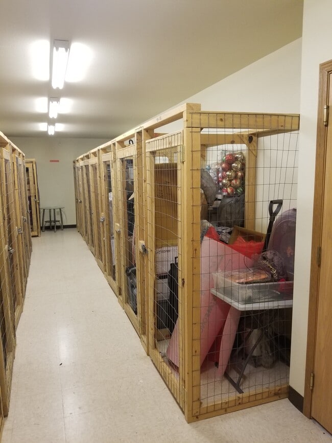 Storage lockers