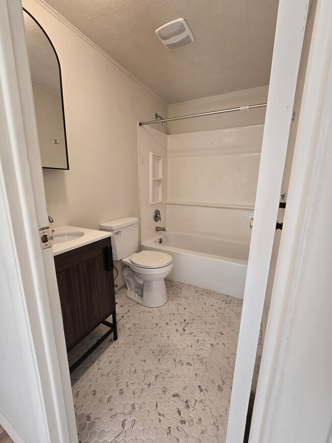 Photo - 168 Sackett Rd