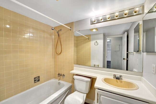 Photo - Fraser Place Apartments