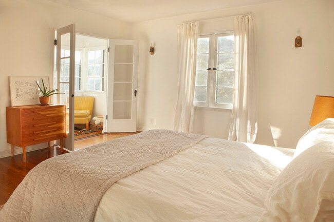 dormitorio principal con cama de matrimonio - 2415 Meadow Valley Ter