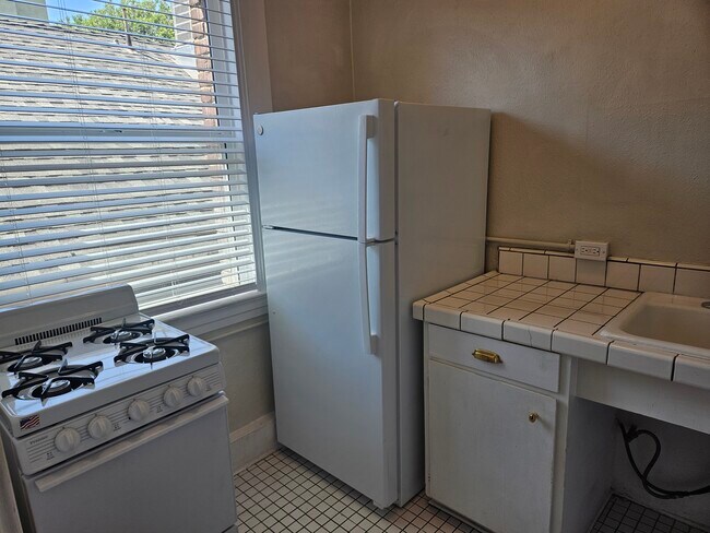 Photo - 2520 W 7th St