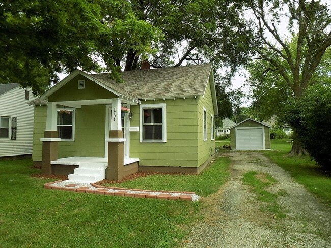 Building Photo - 1701 W Thoman St