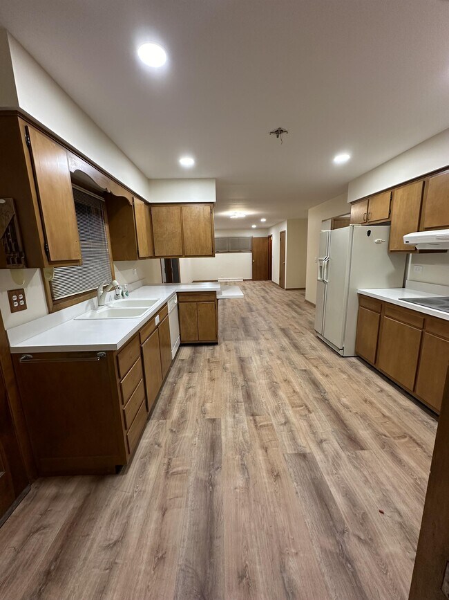 Photo - 741 S Lombard Ave