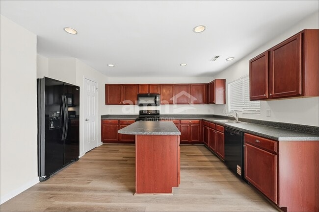 Photo - 416 Magna Dr