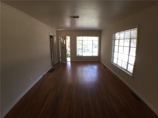 Photo - 2000 Schulle Ave