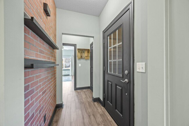 Photo - 123 Foxden Dr