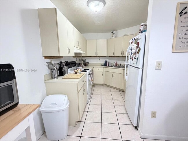 Photo - 954 NW 14th St