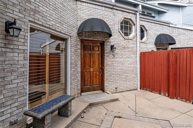 Photo - 541 Monroe St