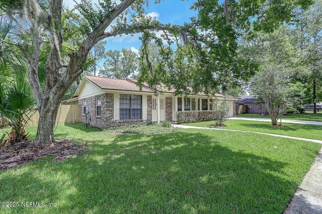 Photo - 1758 Alder Dr