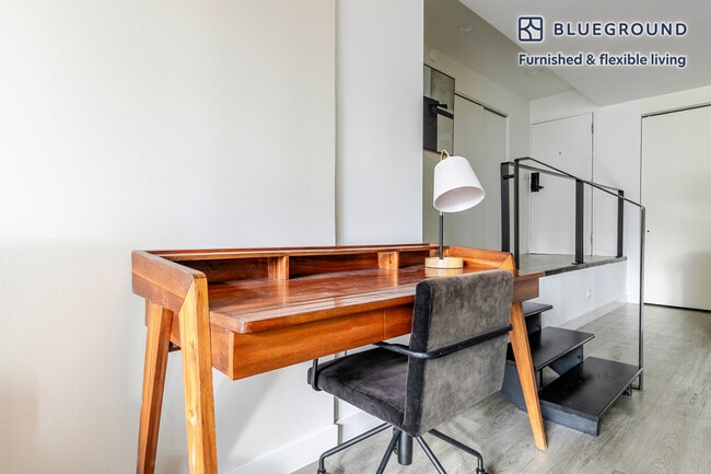 Photo - 21 E Chestnut St Unidad FL18-ID1377