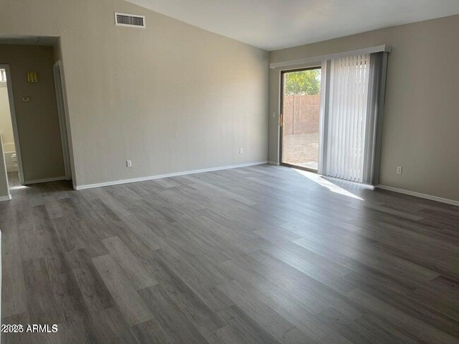 Photo - 2602 S 80th Ave