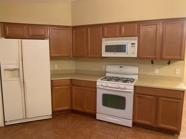 Photo - 2220 S Iris Dr