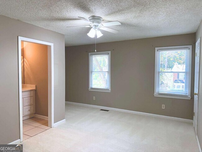 Photo - 1117 Booth Ct SW