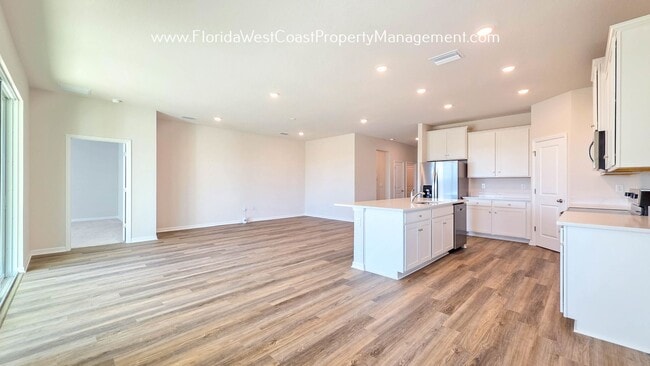 Photo - BRAND NEW BUILD! 4 bedroom/2.5 BATH HOME IN SILVERSTONE NORTH-PALMETTO! AVAILABLE NOW!