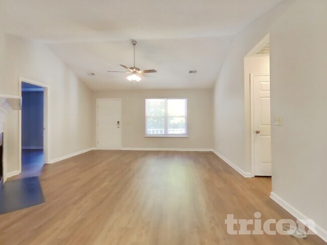 Photo - 14 Iron Spot Cir