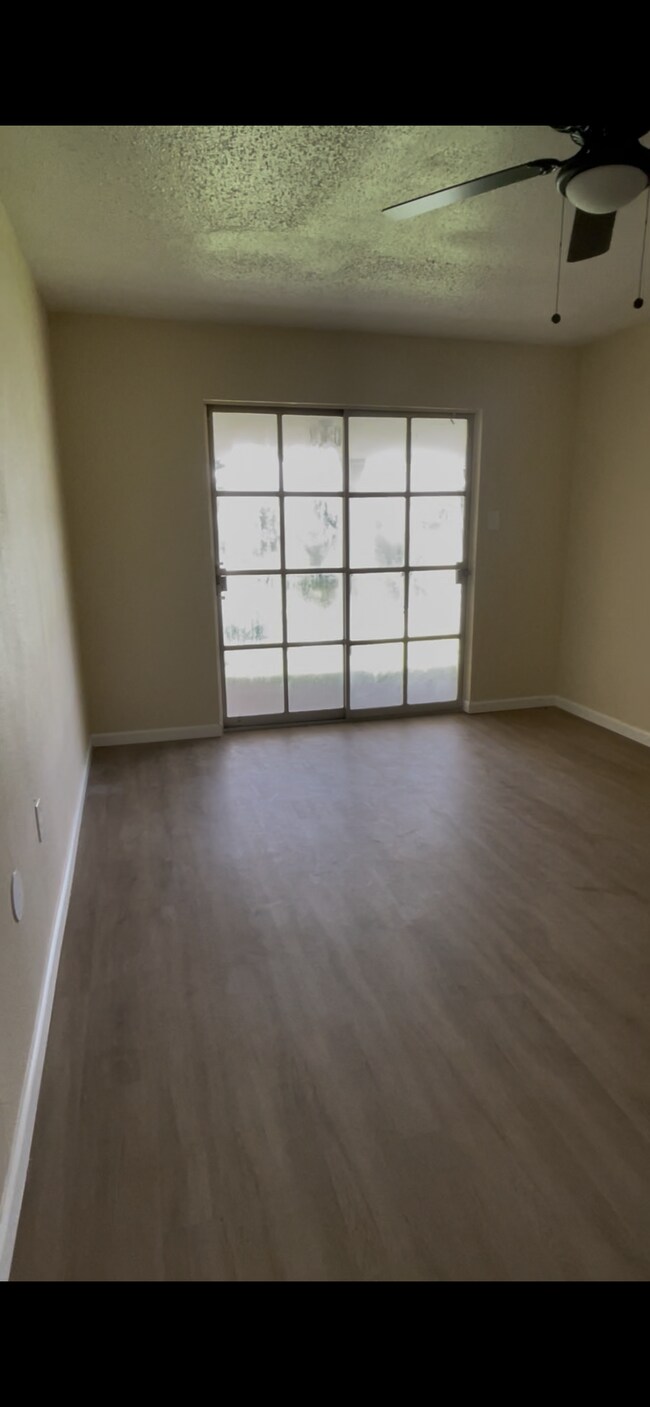 Photo - 675 Wooddale Blvd