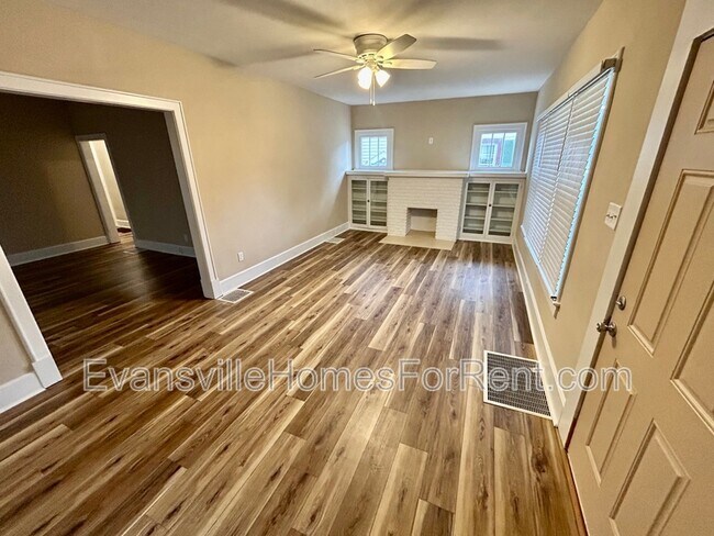 Photo - 635 S Rotherwood Ave
