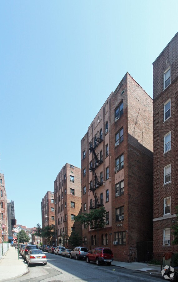90-11 149th St Exterior - 90-11 149th St