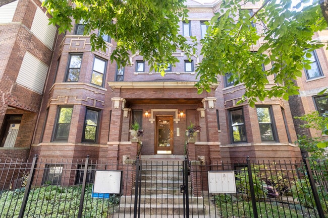 Building Photo - 2848 N Albany Ave Unit 3S