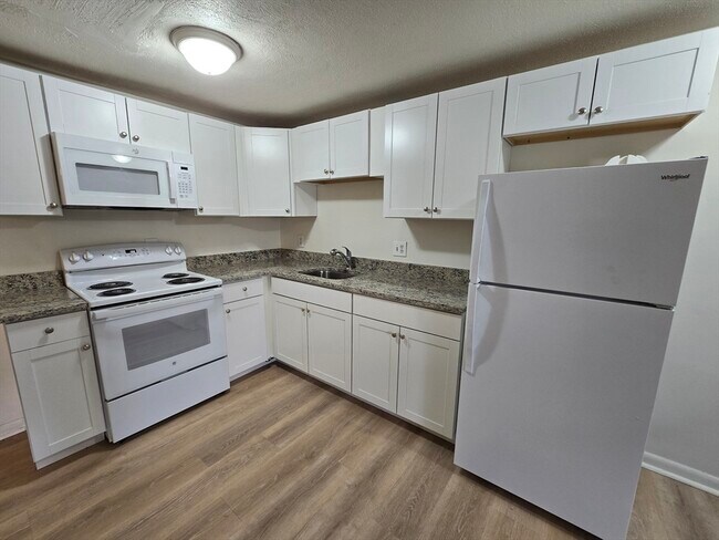 Building Photo - 270 Quarry Unit 23 Rental