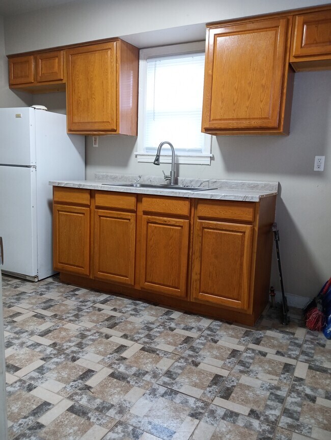 Photo - 2166 Tennessee St