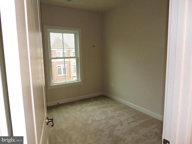Photo - 20618 Duxbury Terrace Townhome