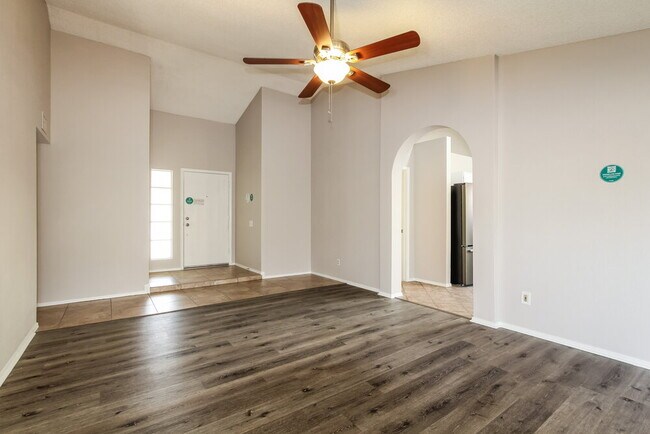 Photo - 1101 W Wickieup Ln
