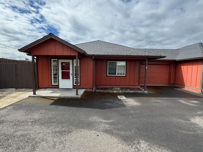 Photo - 118 SHAST A&B Unit B