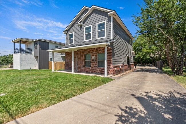 Photo - 403 Holleman Dr