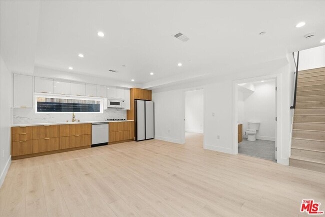 Building Photo - 4922 S Centinela Ave Unit 2 Rental