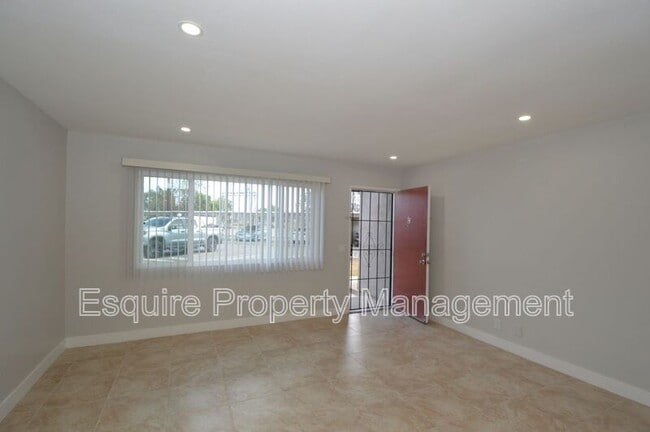 Photo - 1834/1840/1850 PERICLES ST Unit 1850C