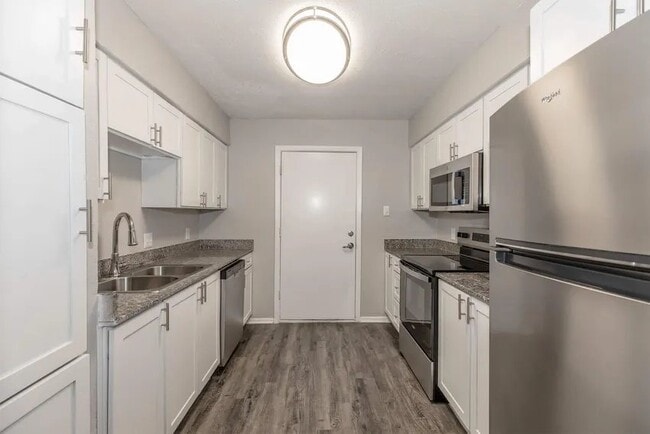 Photo - 7913 N Harwood Rd Unidad 31