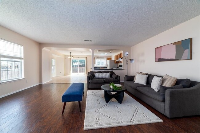 Photo - 1112 Van Horn Way