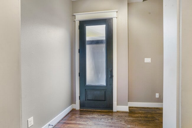 Photo - 508 W Polk St