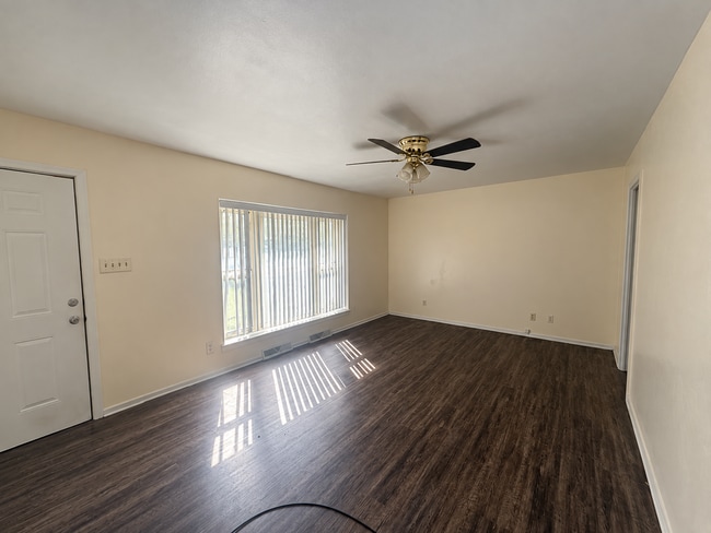 118 W Dogwood Dr