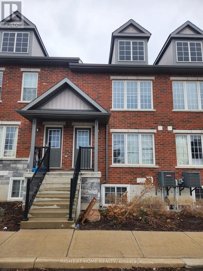 Photo - 246 Penetanguishene Rd